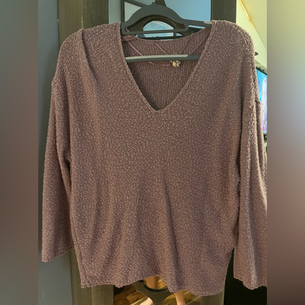 Soft pinkish urban sweater size M